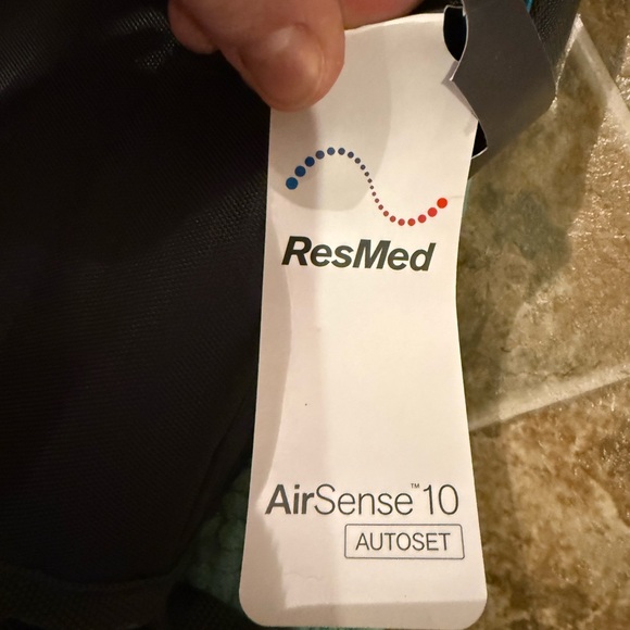 RESMED Air-sense 10 bundle (3 heated climate hoses, bag, and lots of filters!) - Picture 6 of 8
